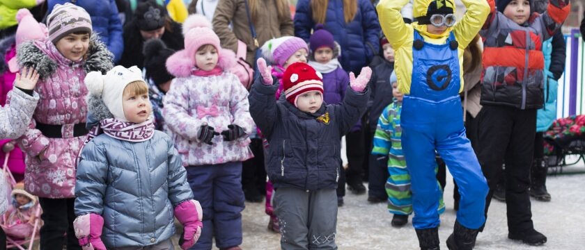 Детский праздник в сквере на Центральном проезде, Ивантеевка, Московская область