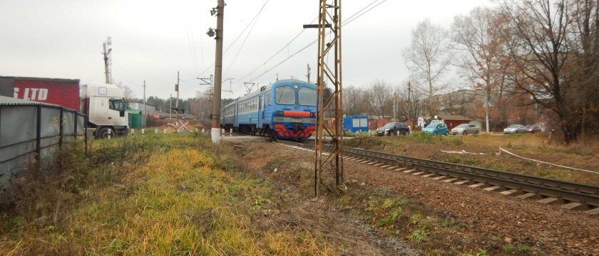 Железная дорога, виден переезд через пути, Ивантеевка, Московская область