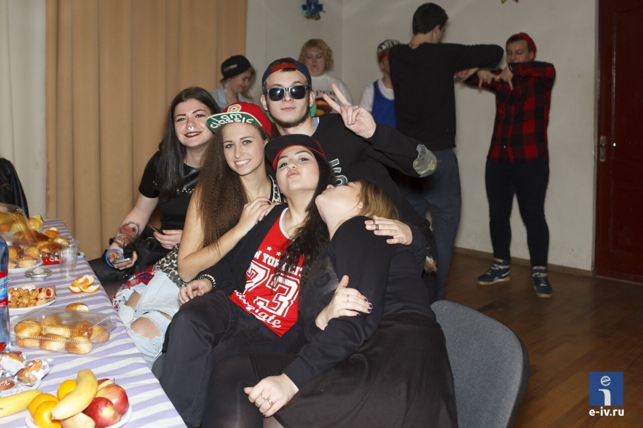 Молодежь Ивантеевки на новогоднем вечере